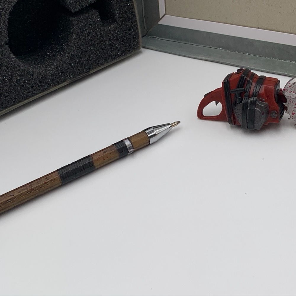 Dead Rising 3 Sledge Saw Pen - Picture 3 of 7